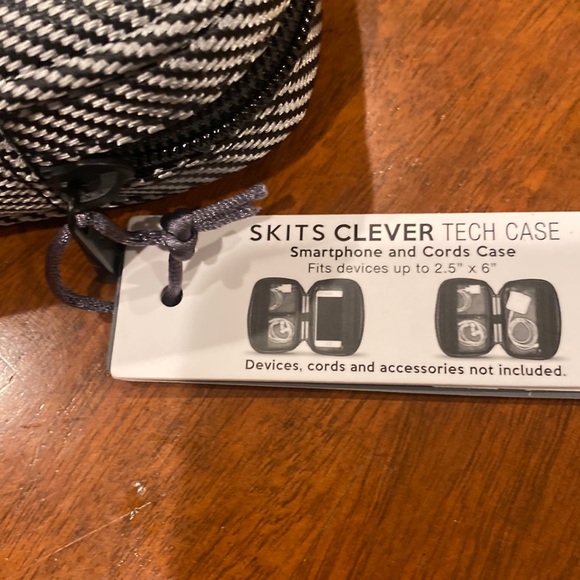 Skits clever tech case - Picture 3 of 5